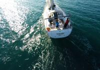 bateau à voile cockpit teck volant voilier